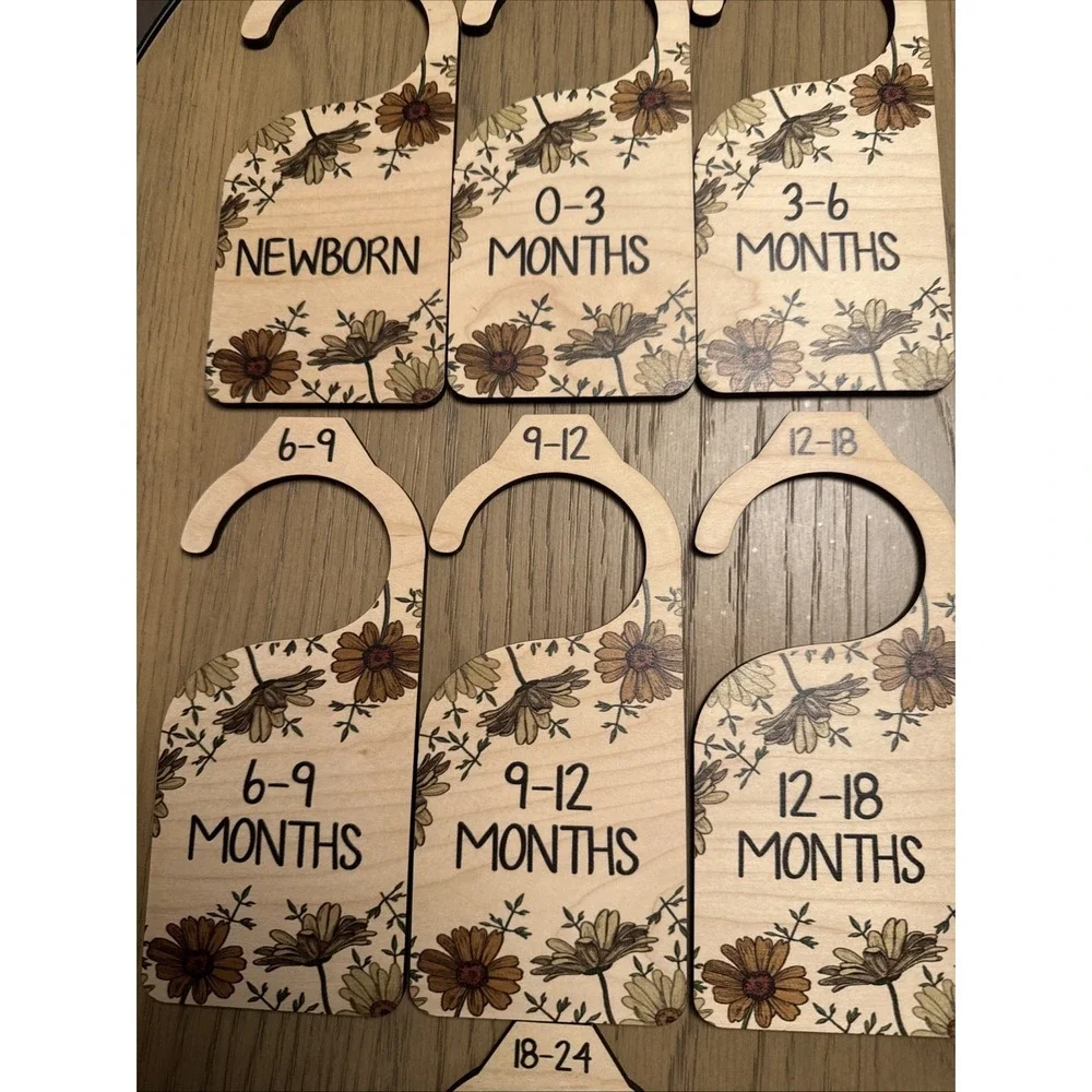 Baby Clothes Organizer Hangers Floral Size Separators Wood Newborn - 2 Years